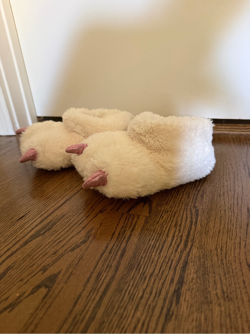 Girls White with Pink Claws Slippers - Sz 13